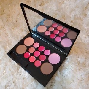 Makeup Palette Elf cosmetics (Missing Brush)